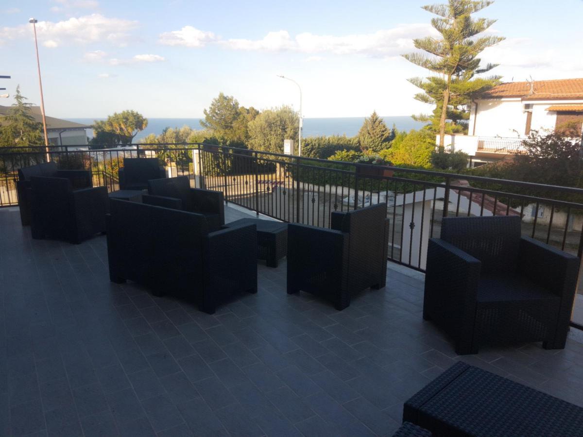 Alba De Mar B&B 로세토 카포 스풀리코 외부 사진